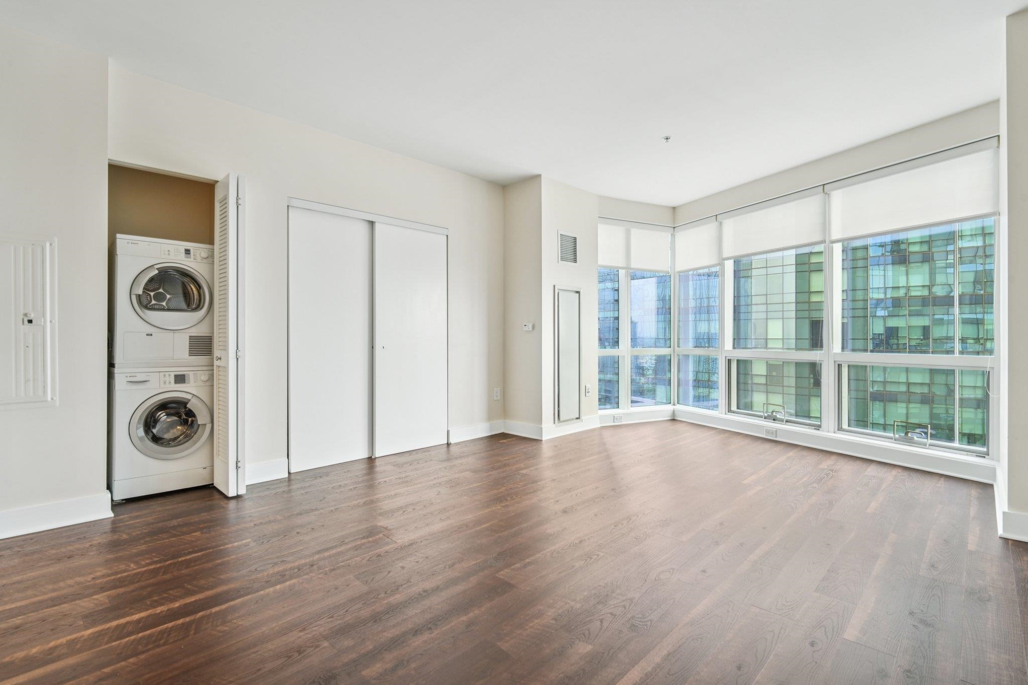 77 HUDSON ST Unit: 2701