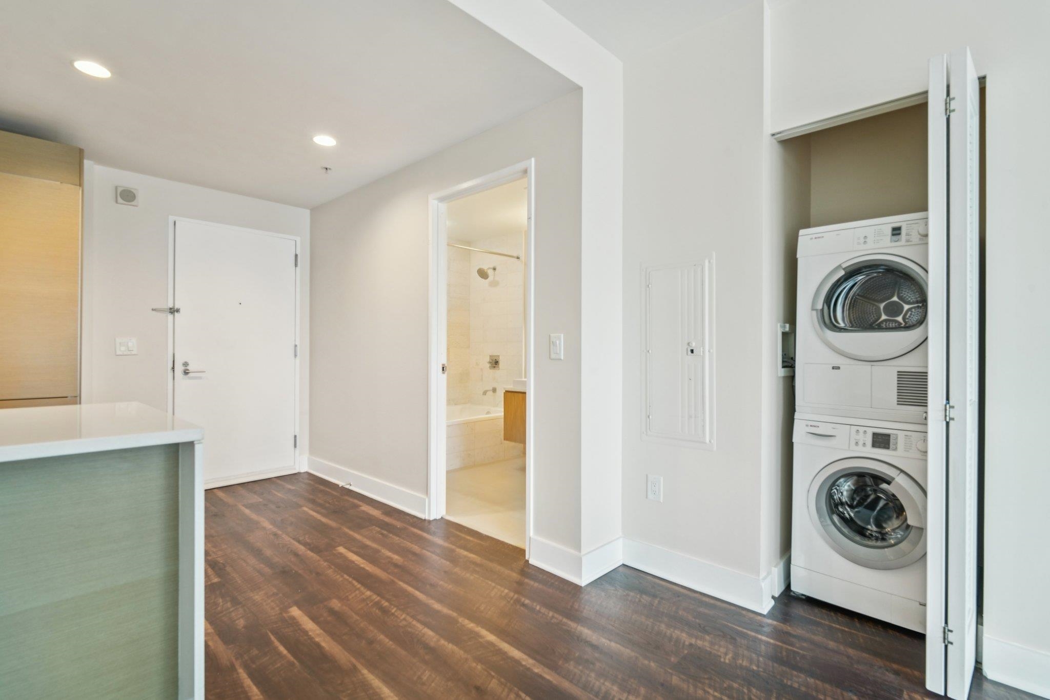 77 HUDSON ST Unit: 2701