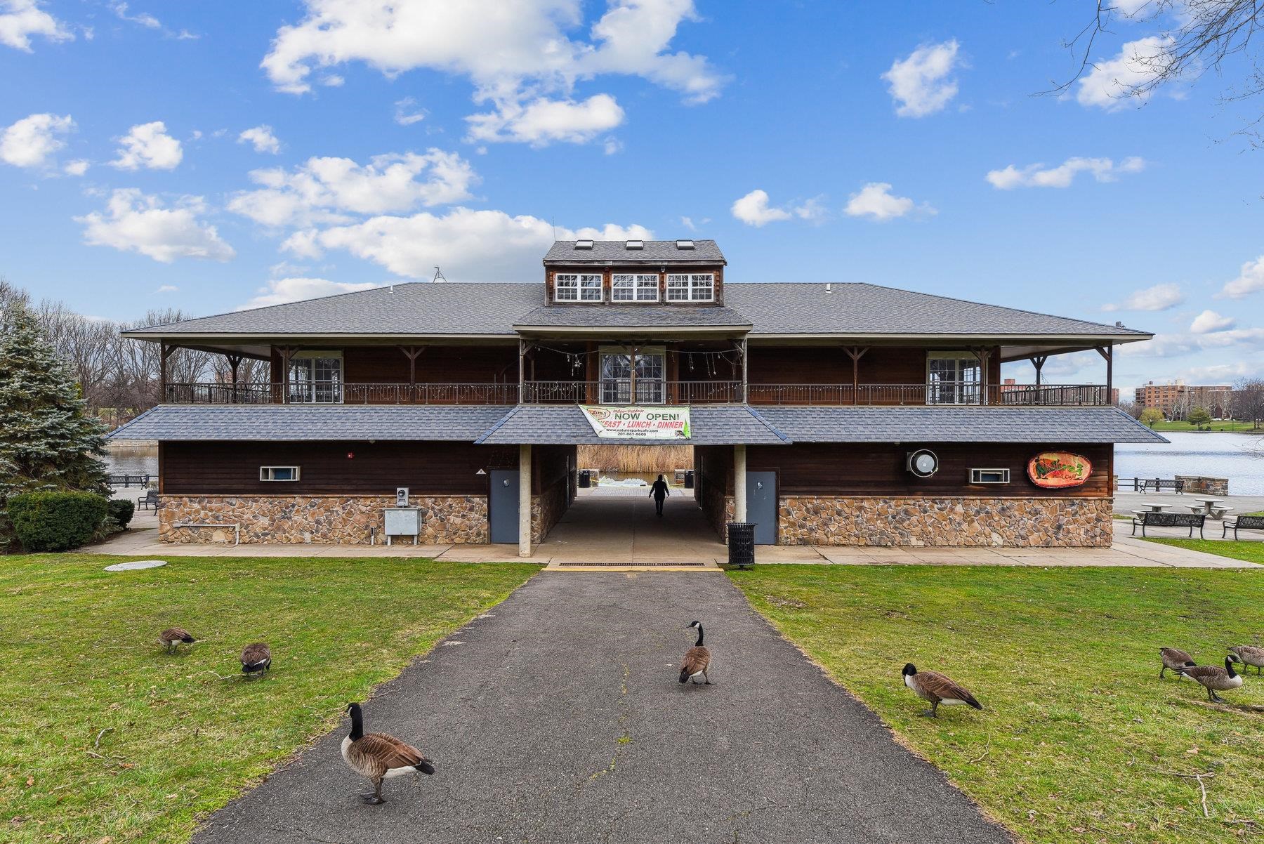 7505 PALISADE AVE Unit: A2