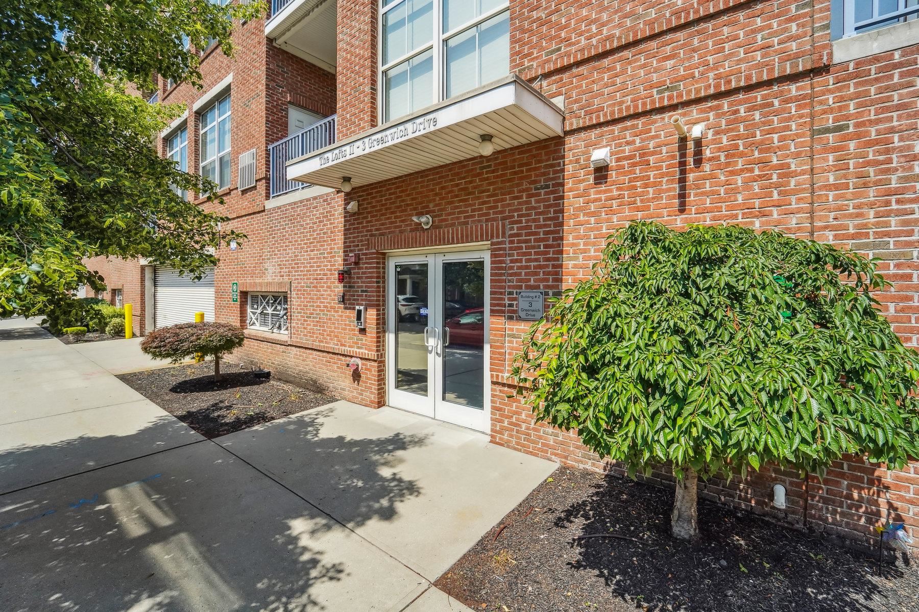 3 GREENWICH DR Unit: 107