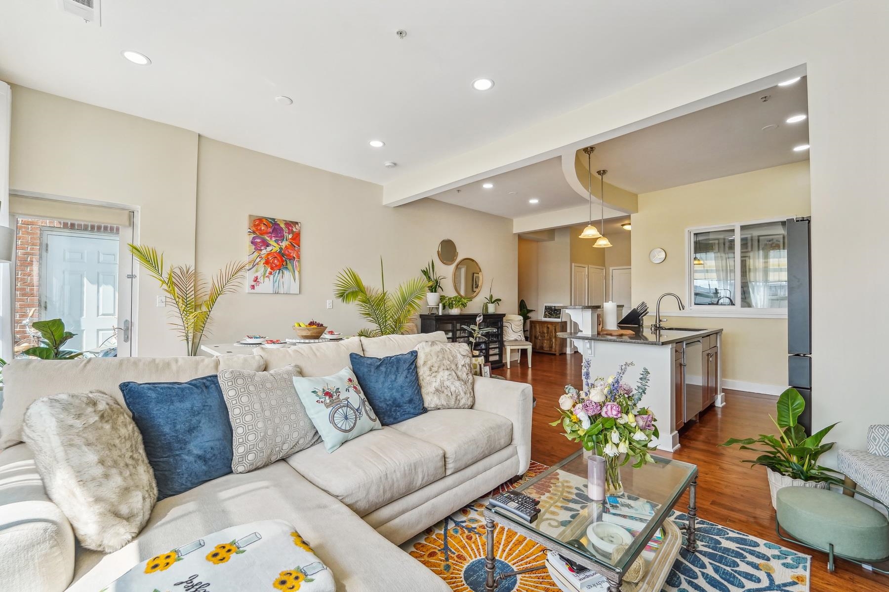 3 GREENWICH DR Unit: 107