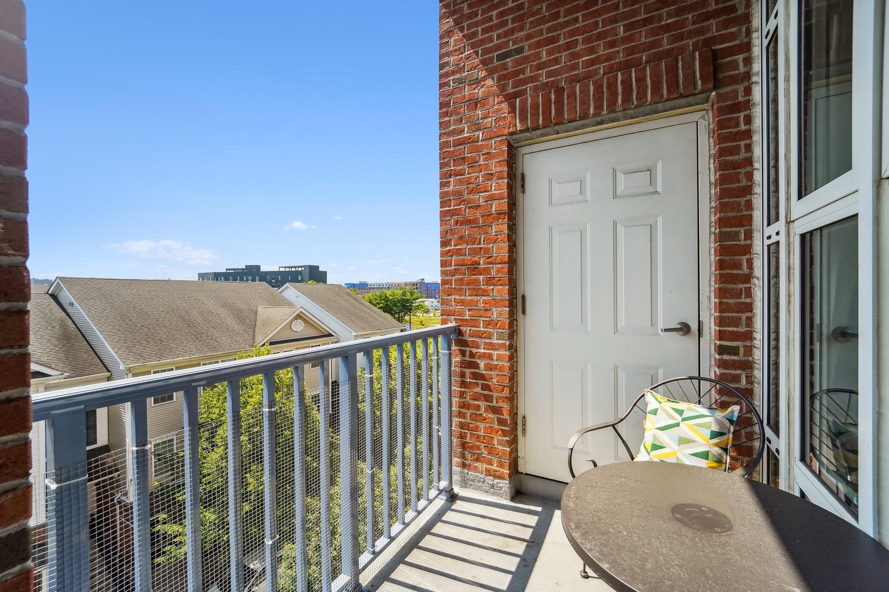 3 GREENWICH DR Unit: 107