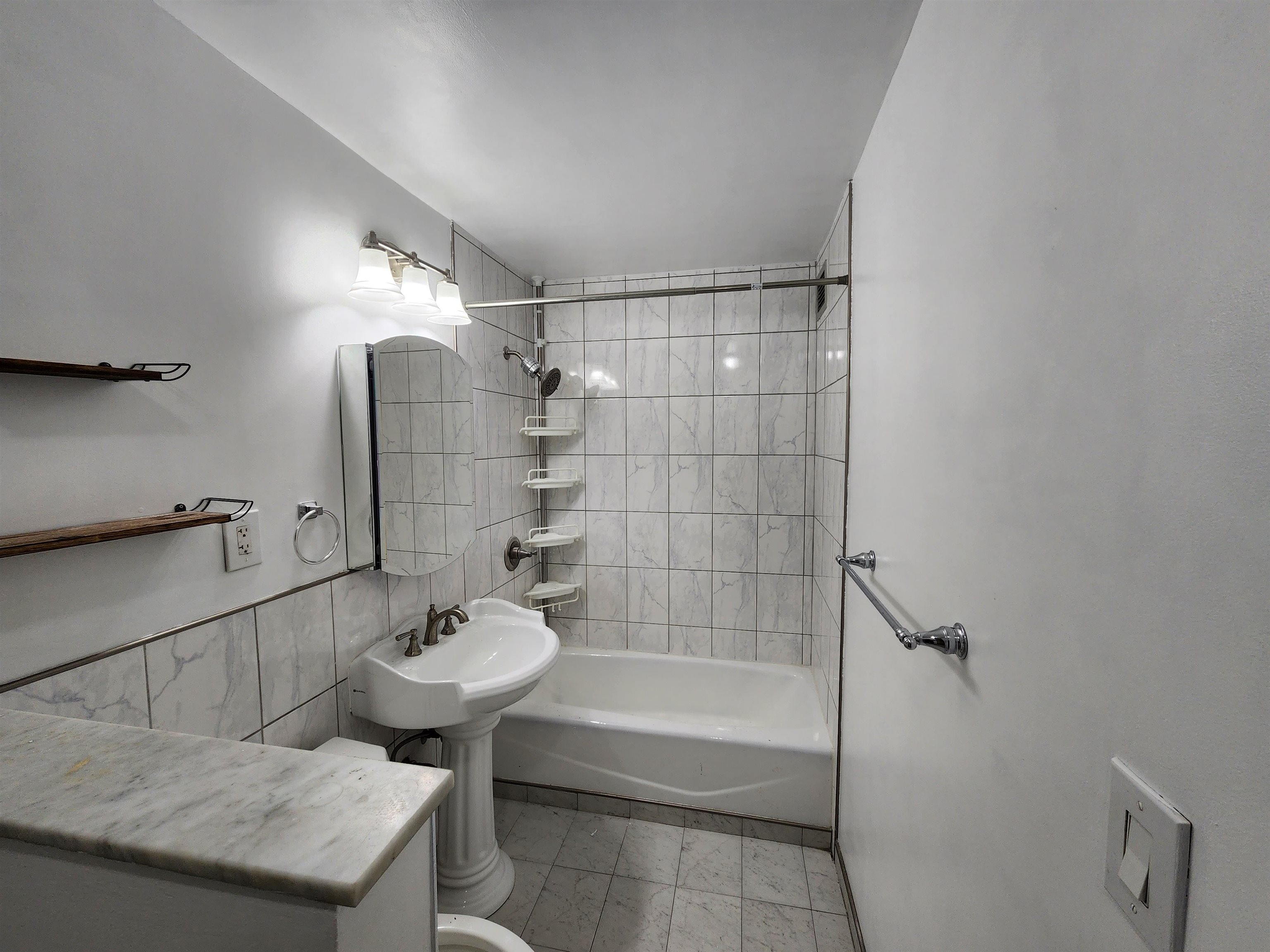 270 LUIS M MARIN BLVD Unit: 4Q