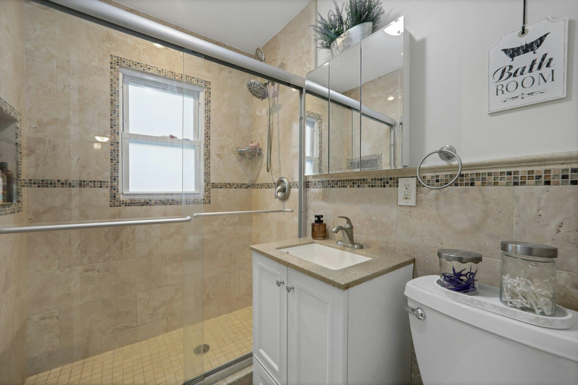 1306 70TH ST Unit: 2