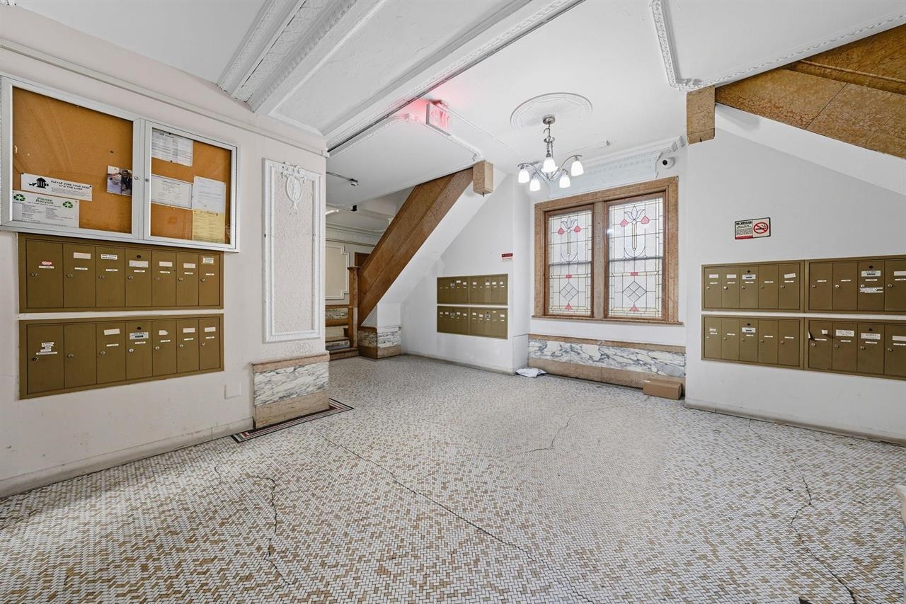 429 FAIRMOUNT AVE Unit: 111