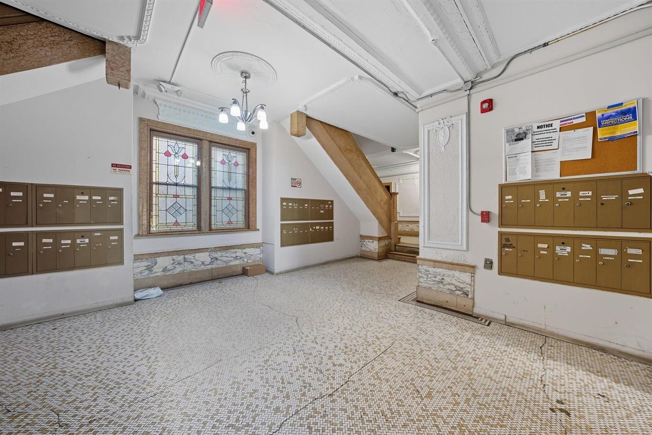 429 FAIRMOUNT AVE Unit: 111