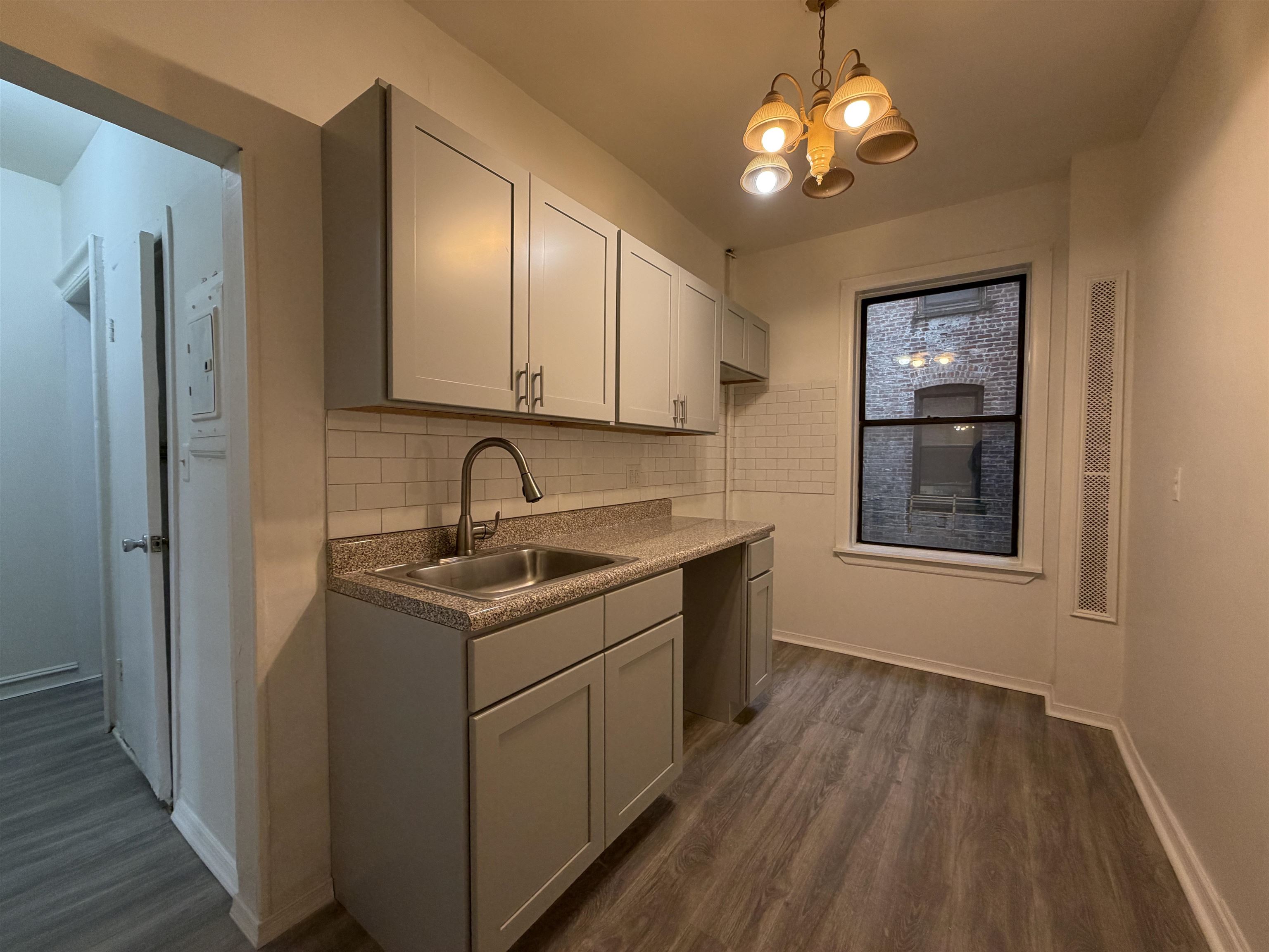429 FAIRMOUNT AVE Unit: 111