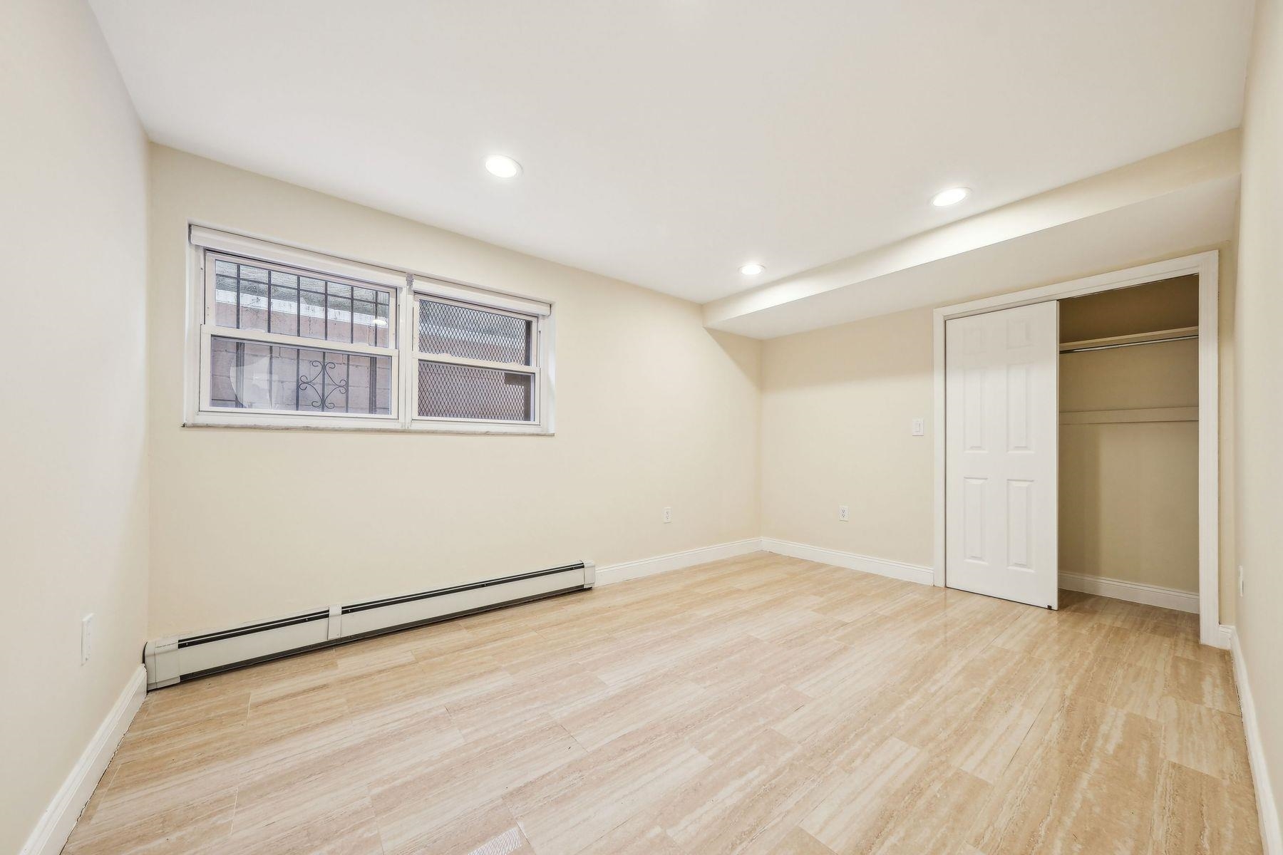 5 FULTON ST Unit: Ground