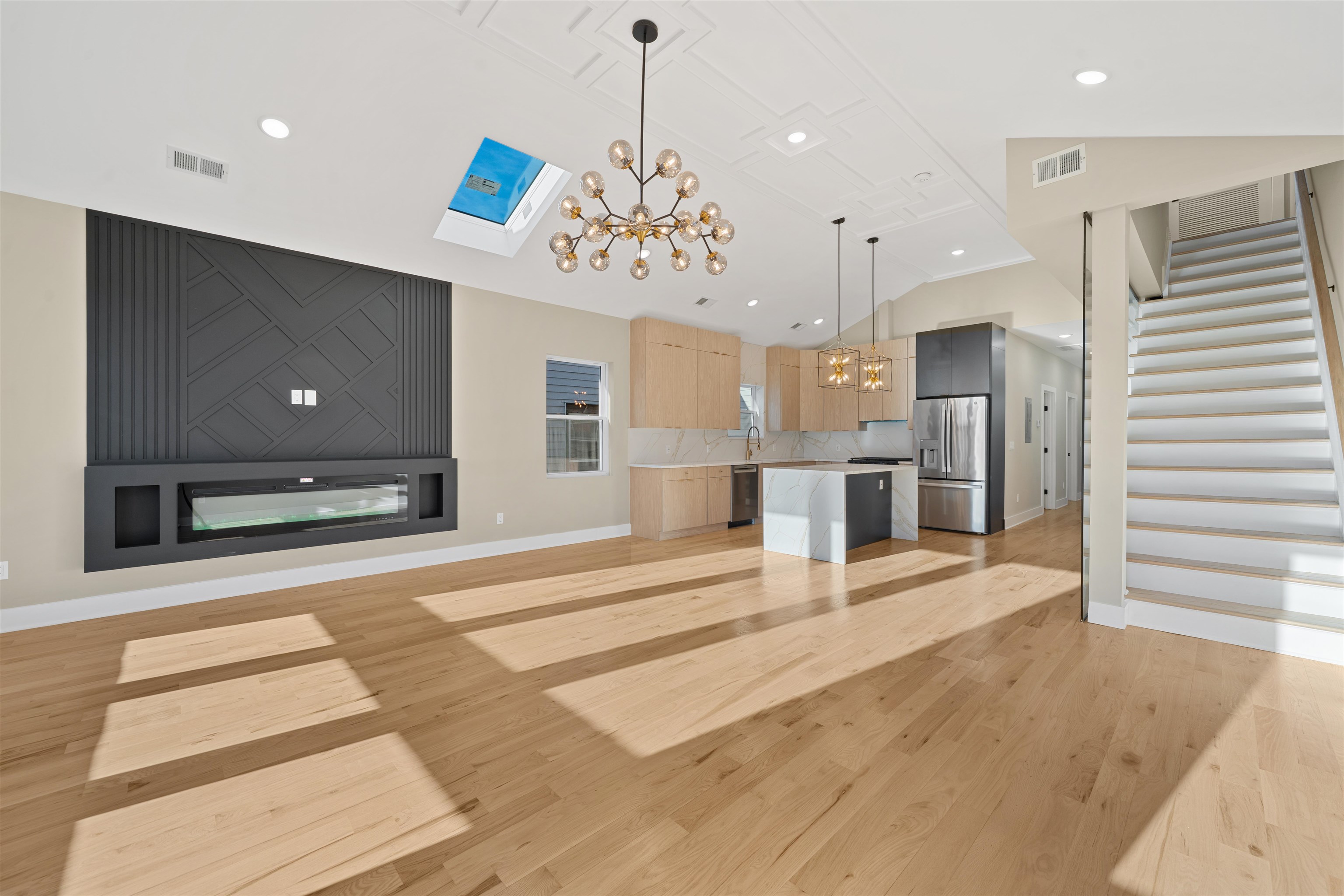 32 ZABRISKIE ST Unit: 2