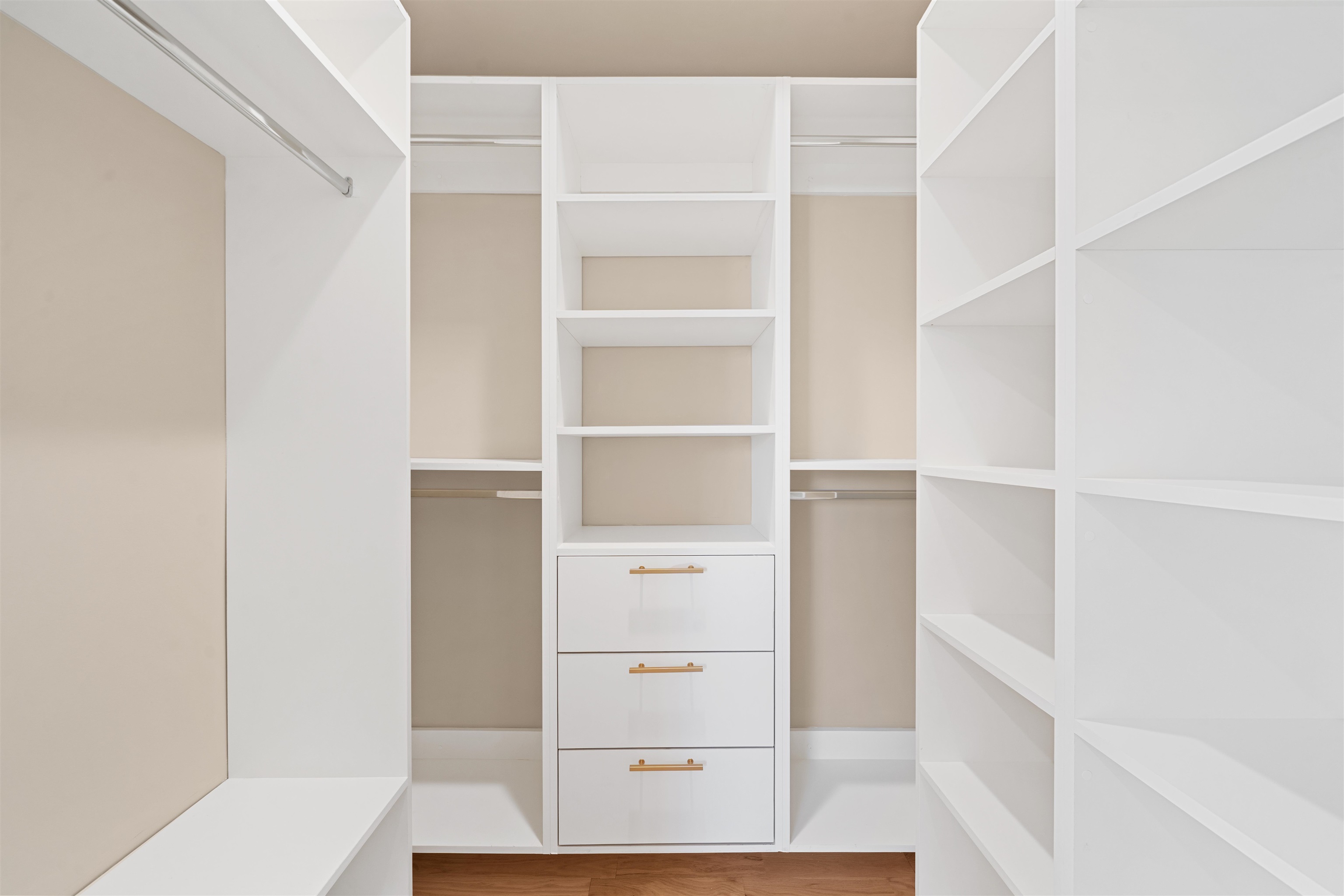 32 ZABRISKIE ST Unit: 2