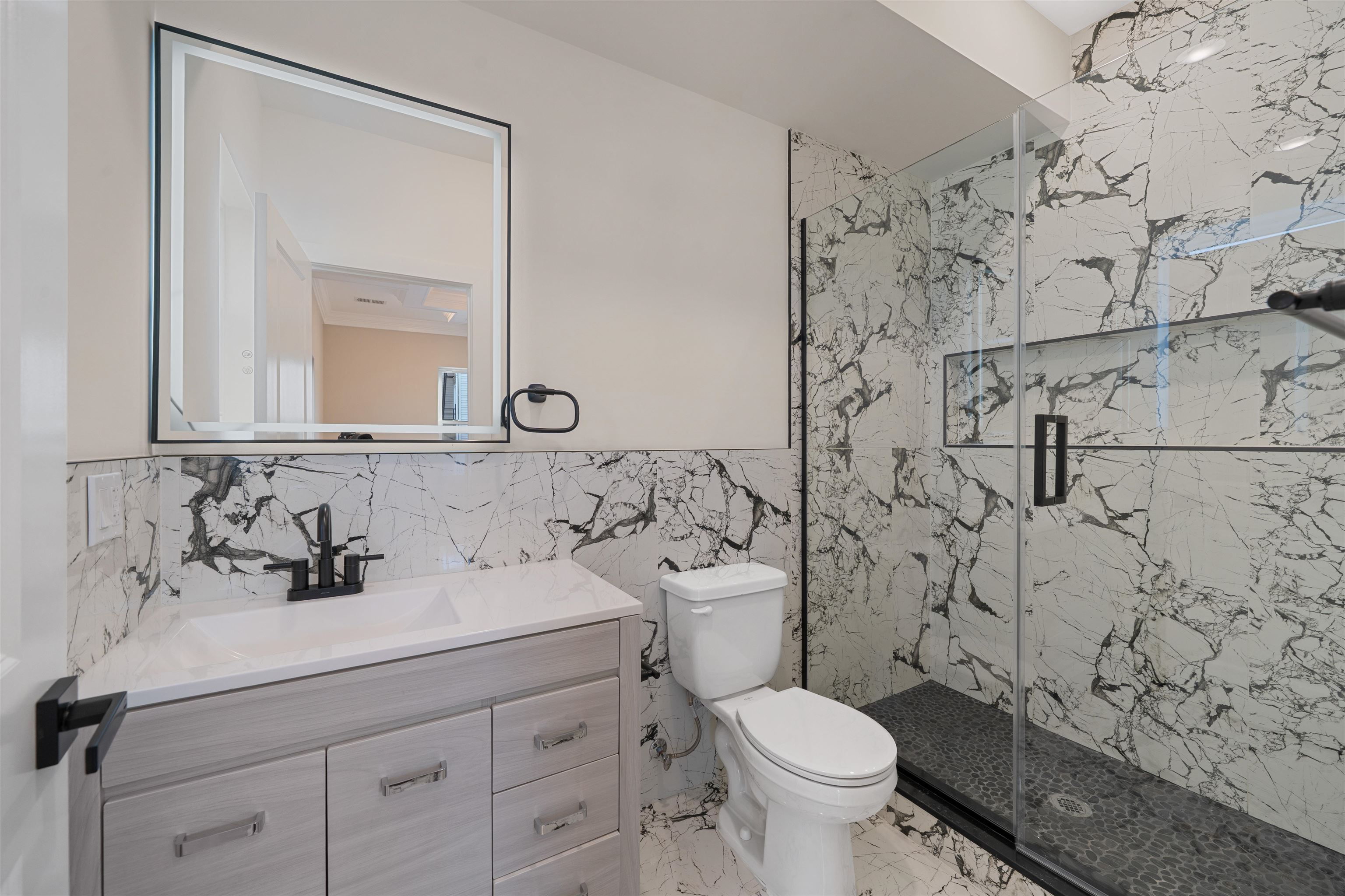 32 ZABRISKIE ST Unit: 2