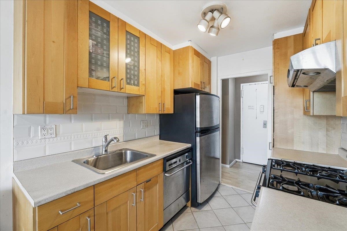 6600 BLVD EAST Unit: 5J