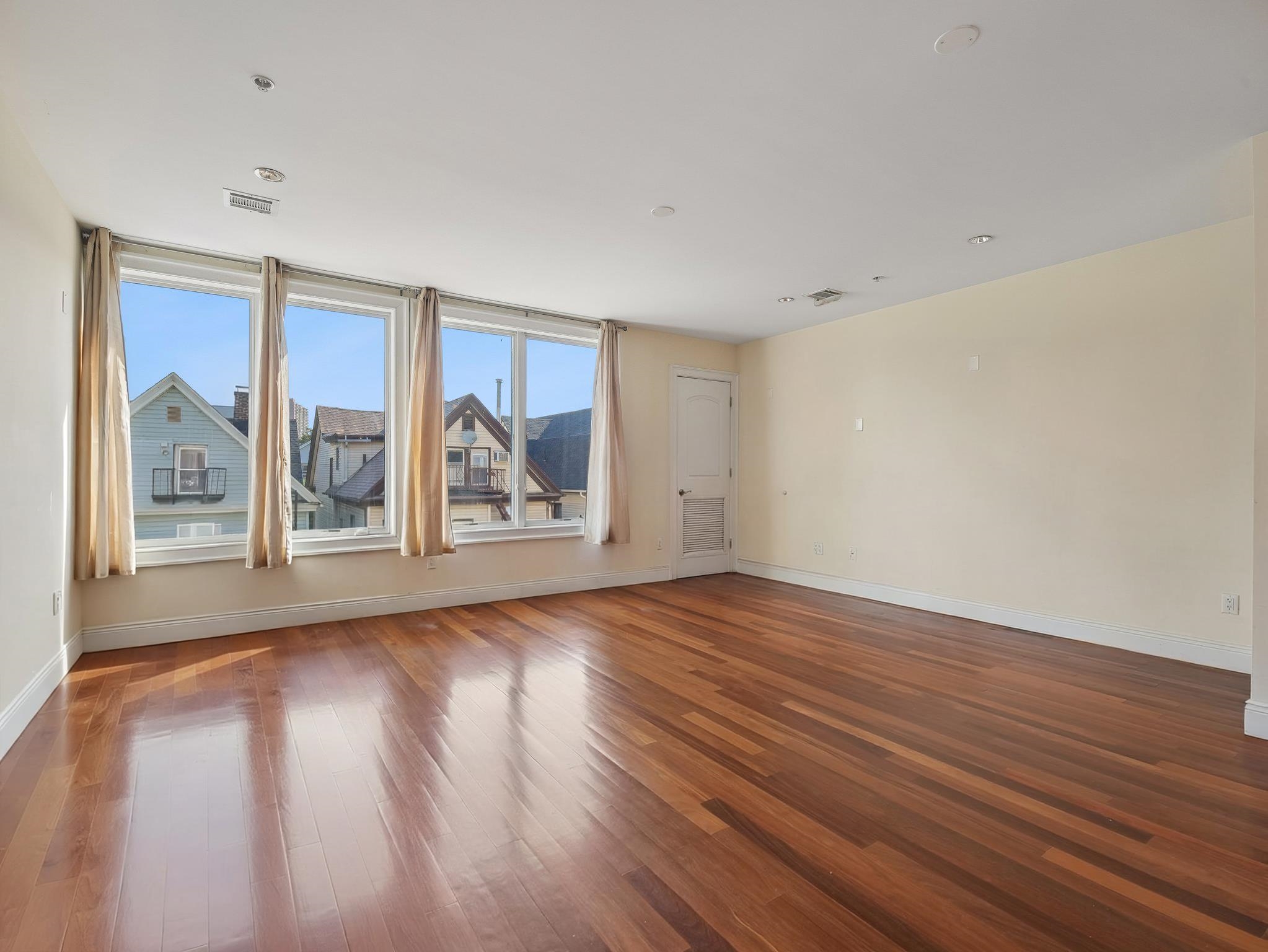34-40 48TH ST Unit: 2B