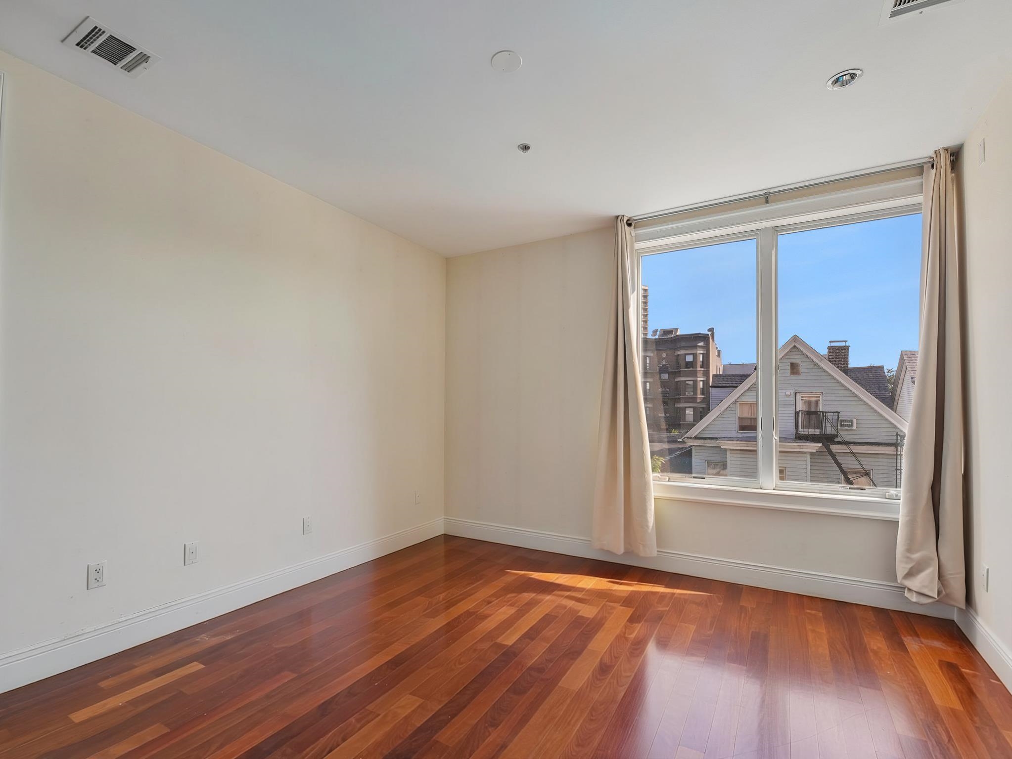34-40 48TH ST Unit: 2B