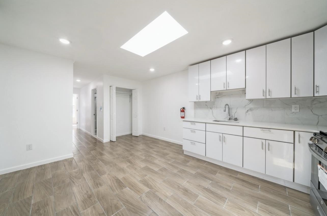 18 WALLIS AVE Unit: 3
