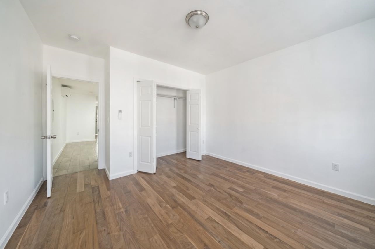 18 WALLIS AVE Unit: 3