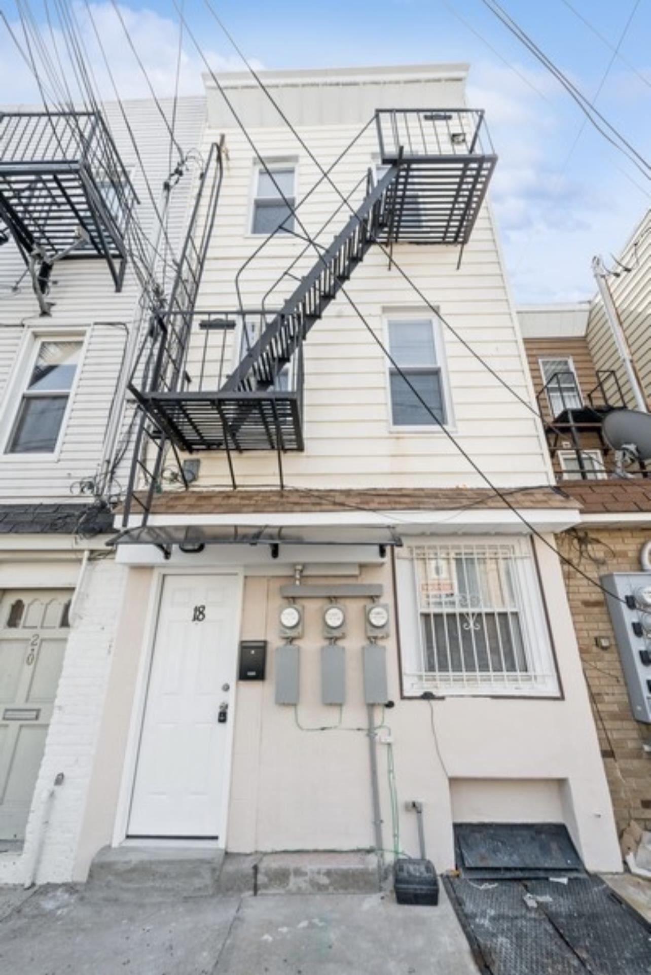 18 WALLIS AVE Unit: 3