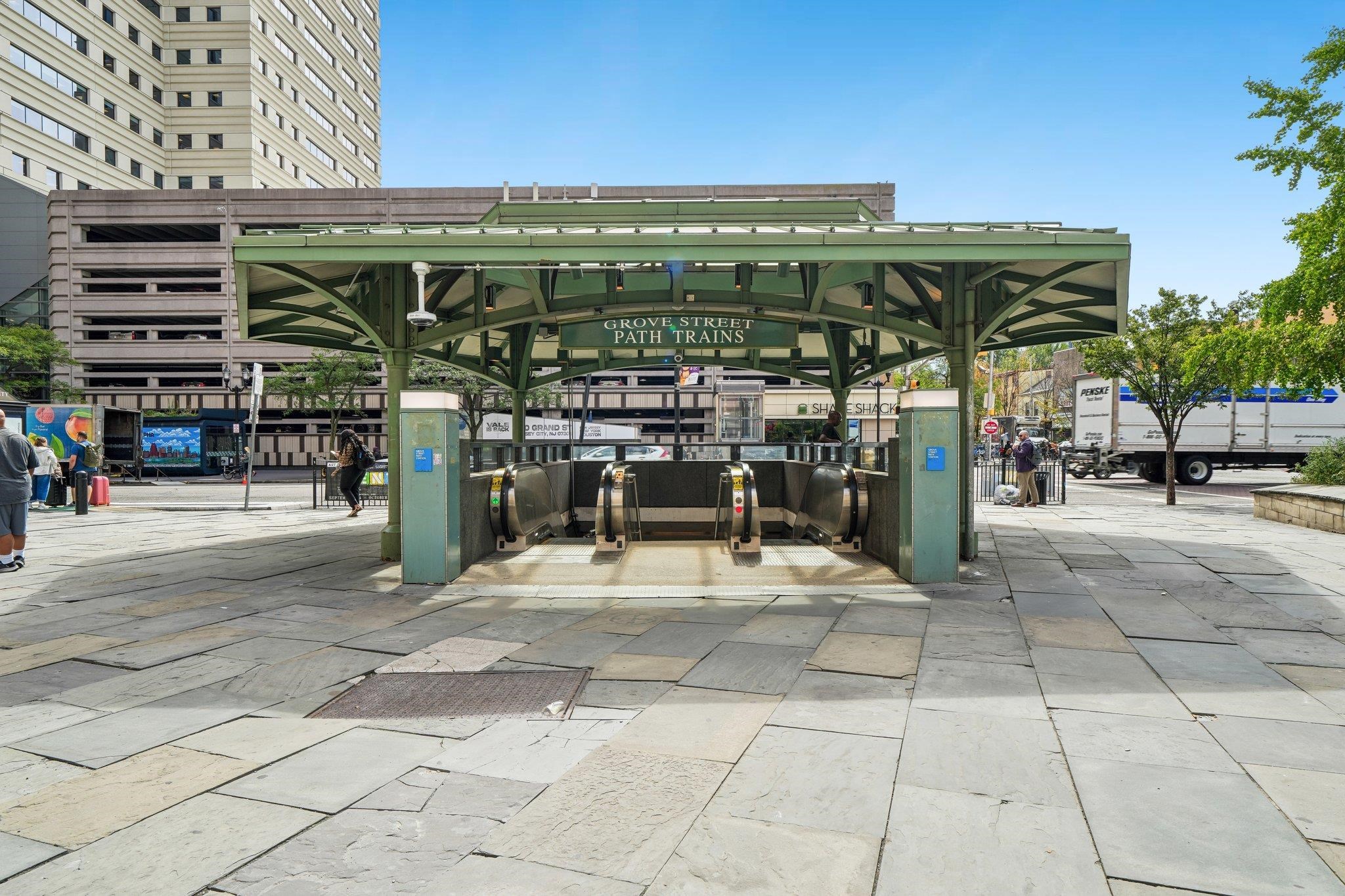 267 GROVE ST Unit: 4R