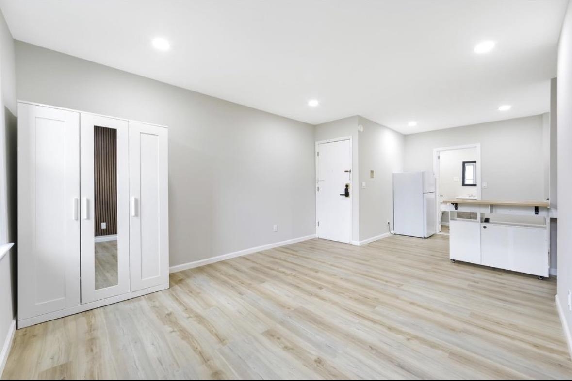 40 BEACON AVE Unit: 3