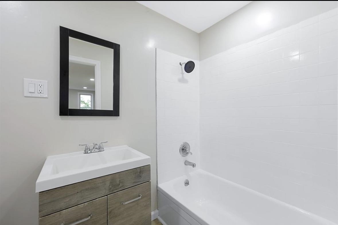 40 BEACON AVE Unit: 3