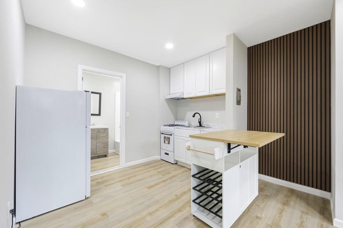 40 BEACON AVE Unit: 3