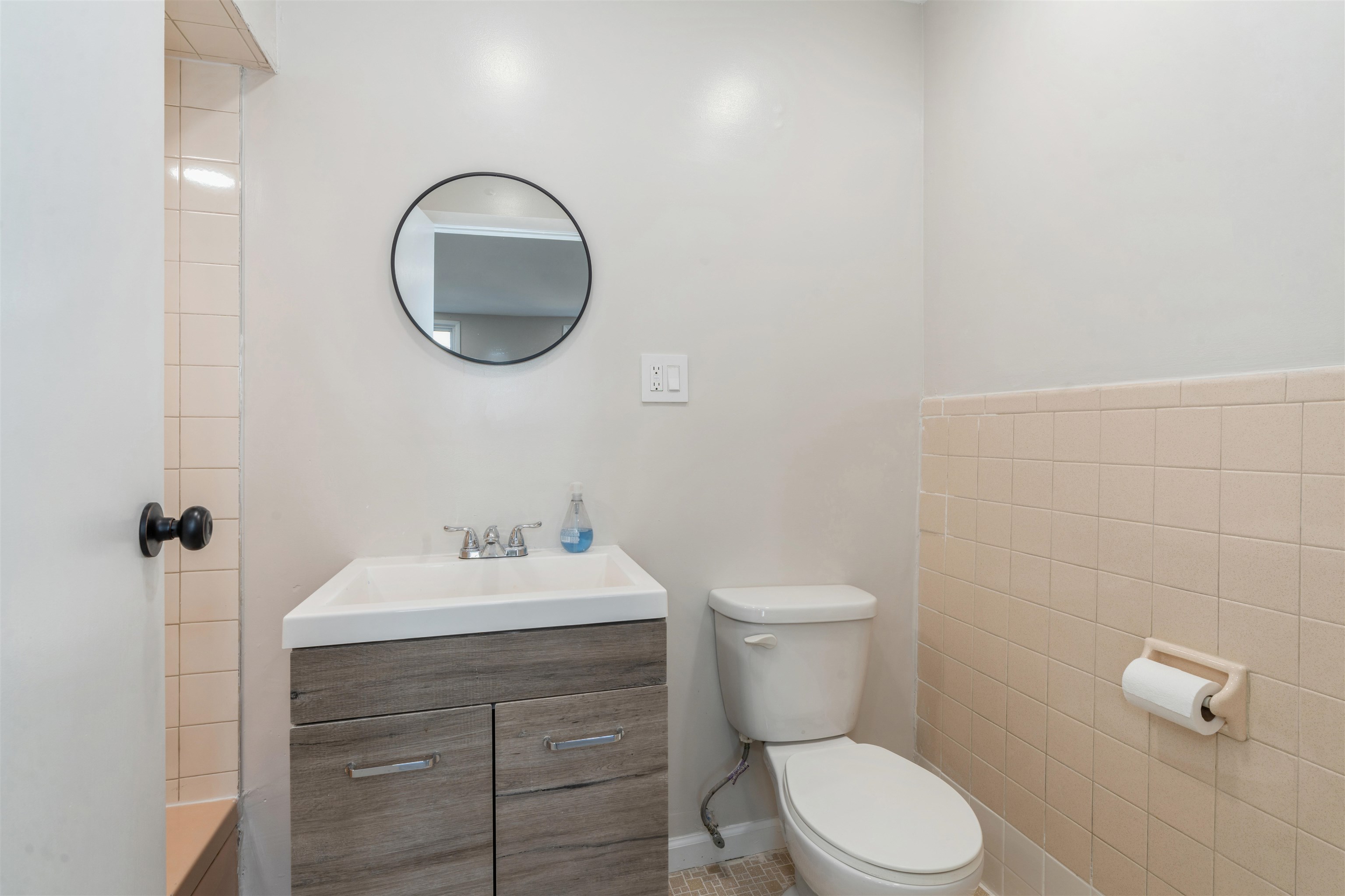40 BEACON AVE Unit: 4