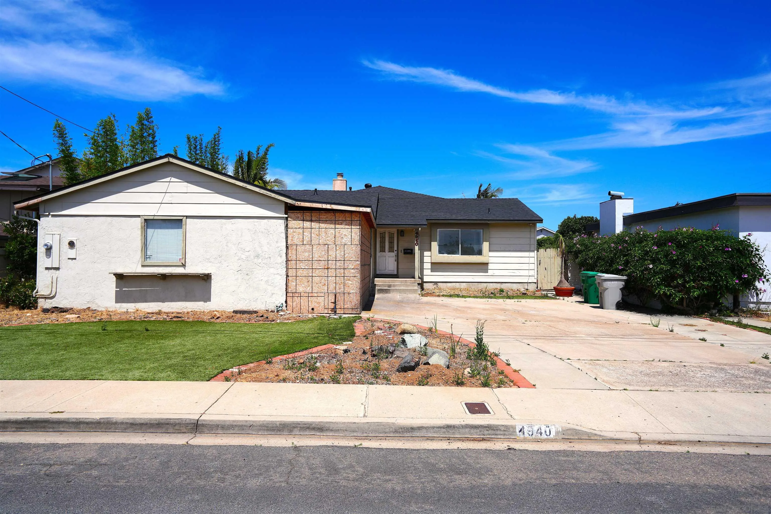 4940 September St