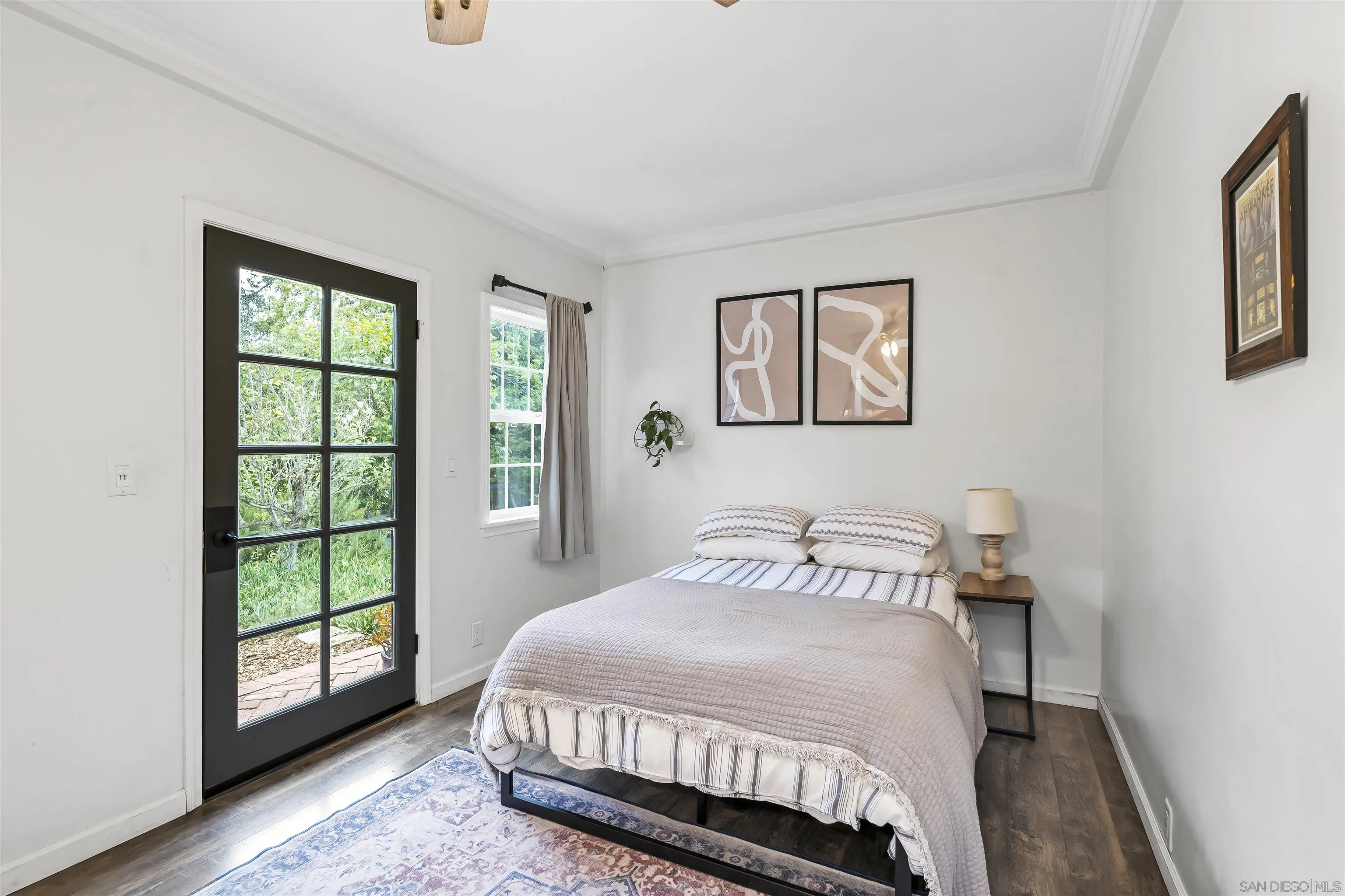 2410 Alta Vista Dr