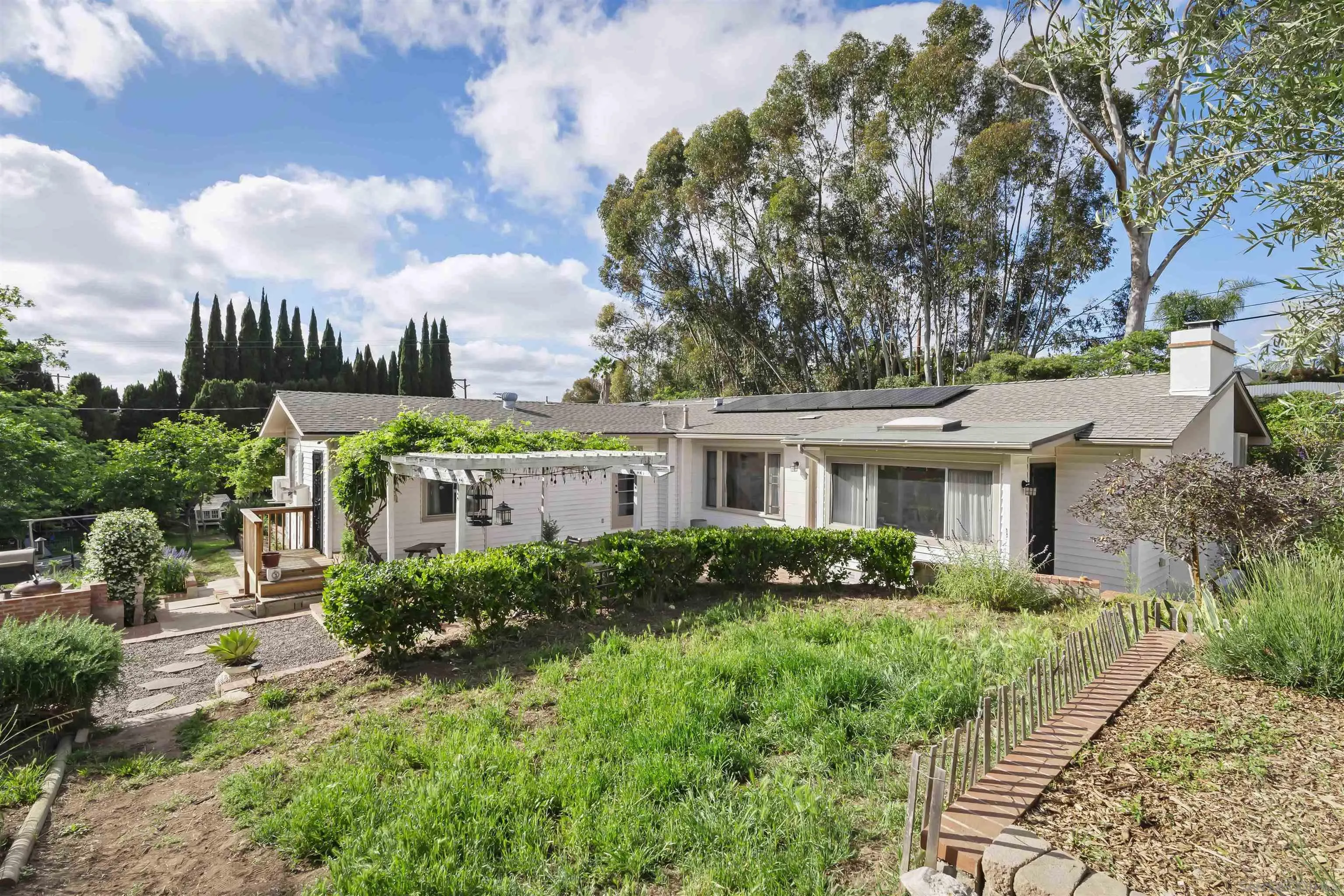 2410 Alta Vista Dr