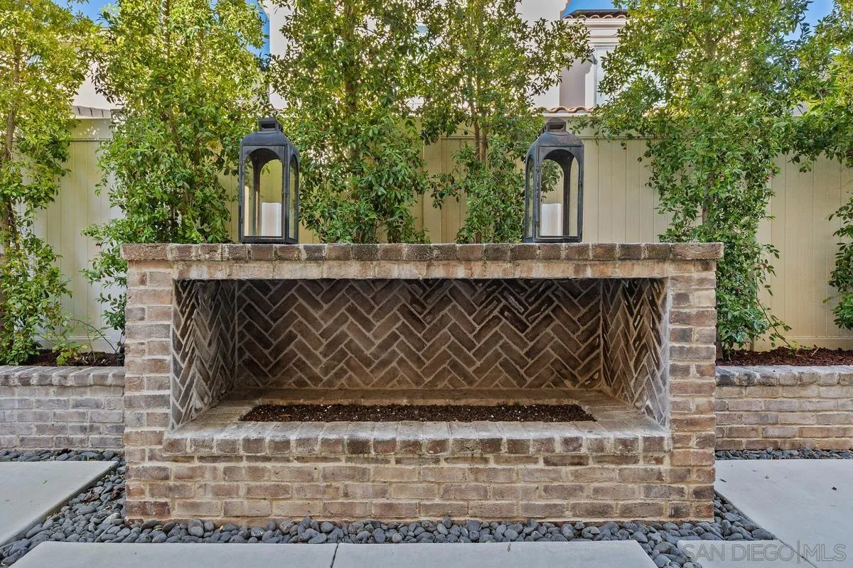 230 Reserve Court