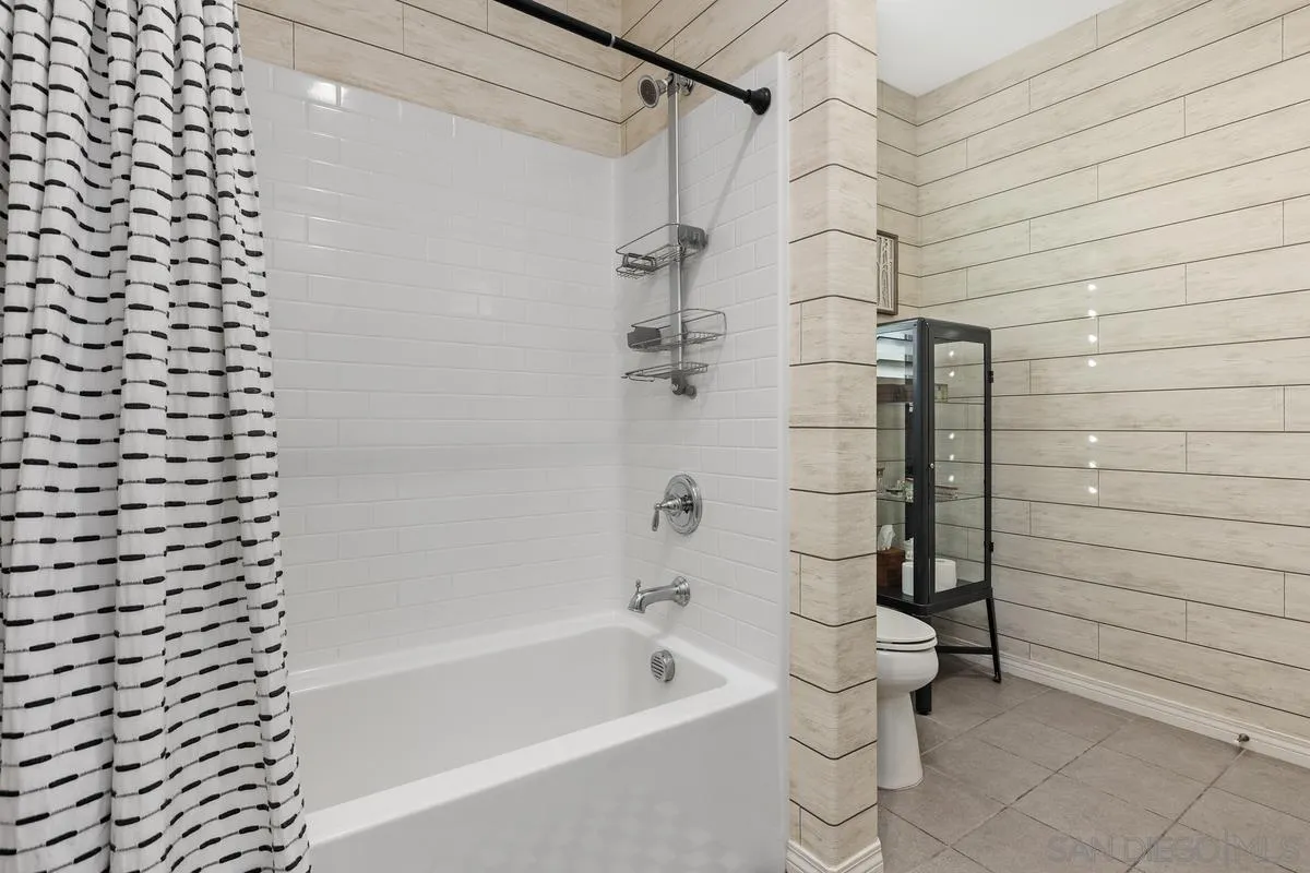 230 Reserve Court
