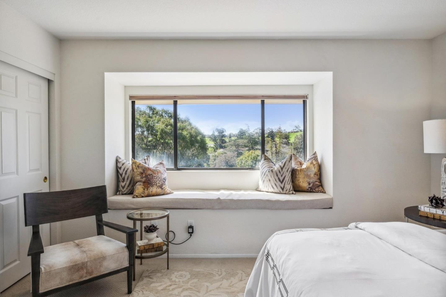 3325 Lake Albano CIR