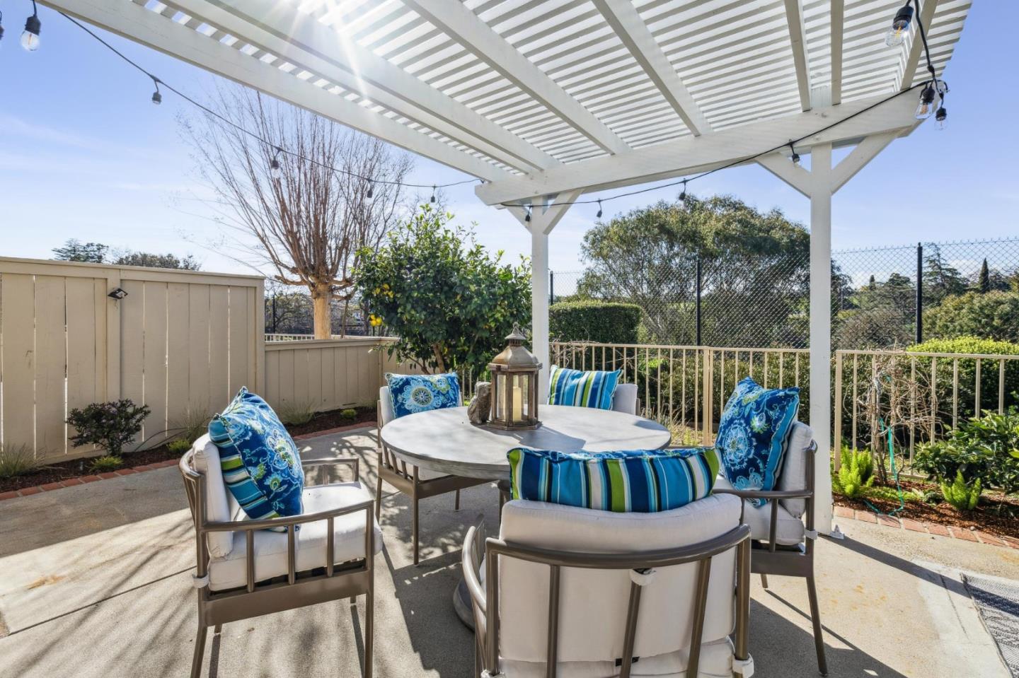 3325 Lake Albano CIR