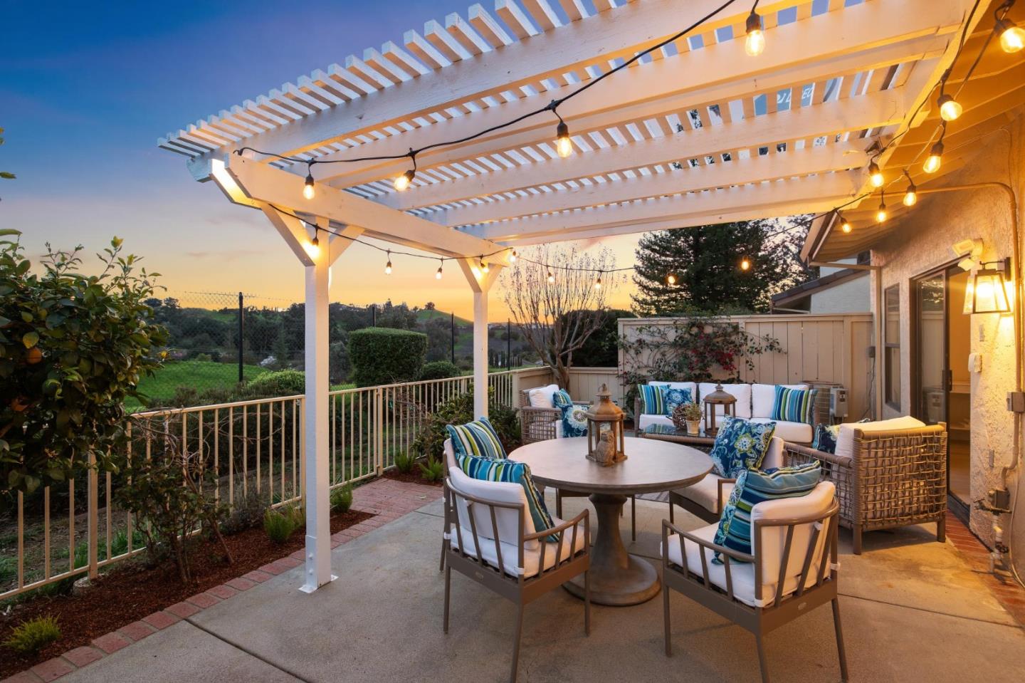 3325 Lake Albano CIR