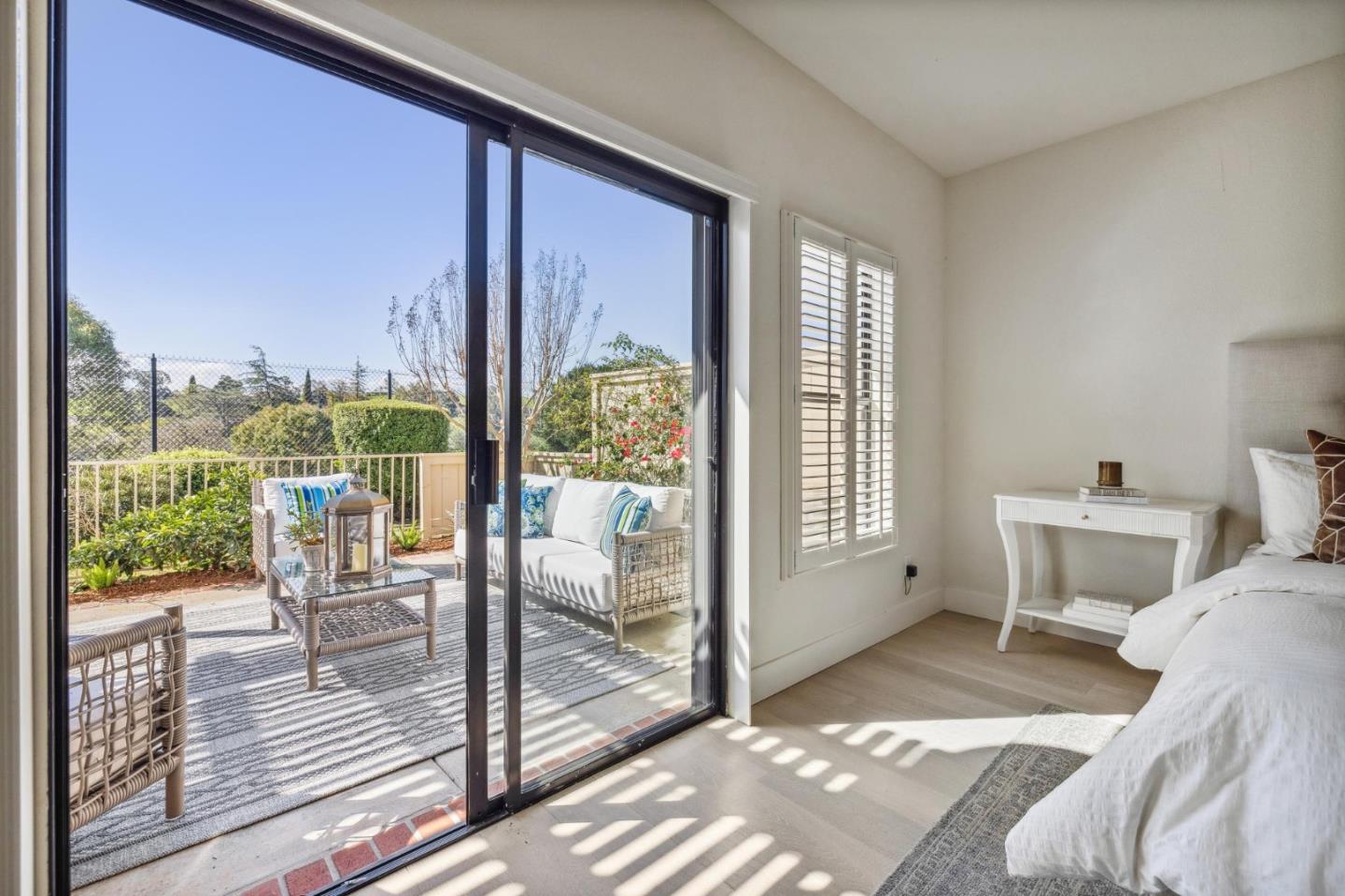 3325 Lake Albano CIR