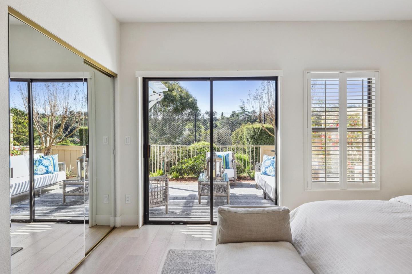 3325 Lake Albano CIR