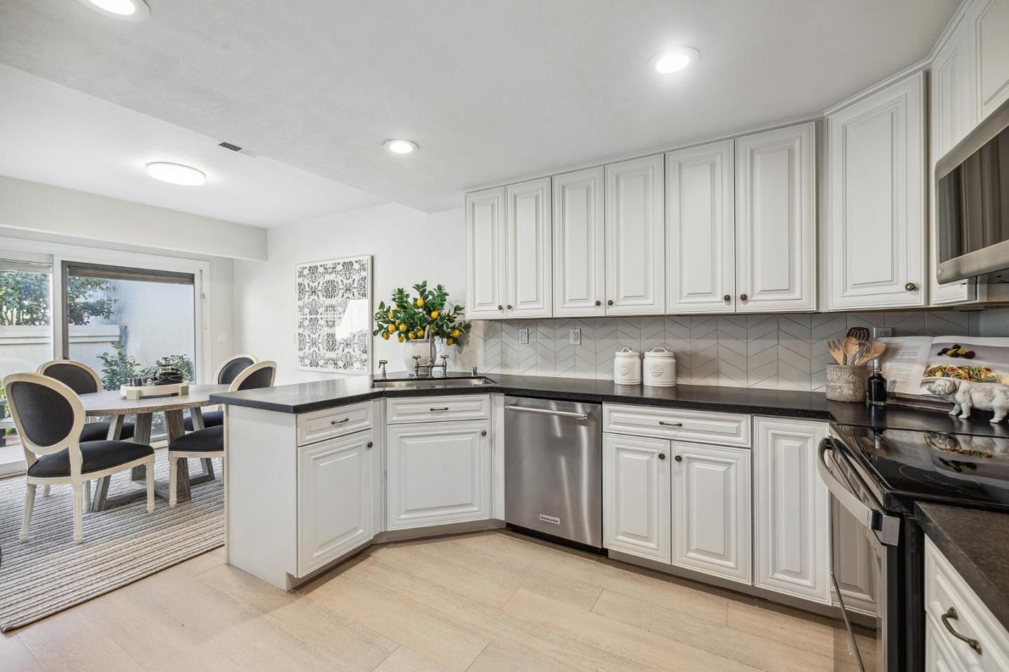 3325 Lake Albano CIR