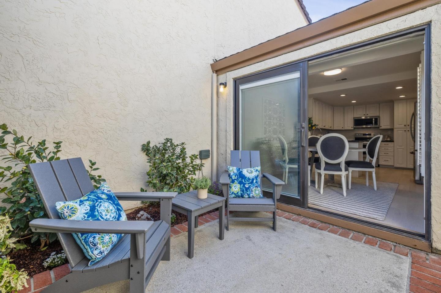 3325 Lake Albano CIR