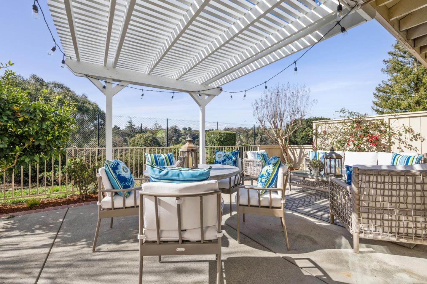 3325 Lake Albano CIR