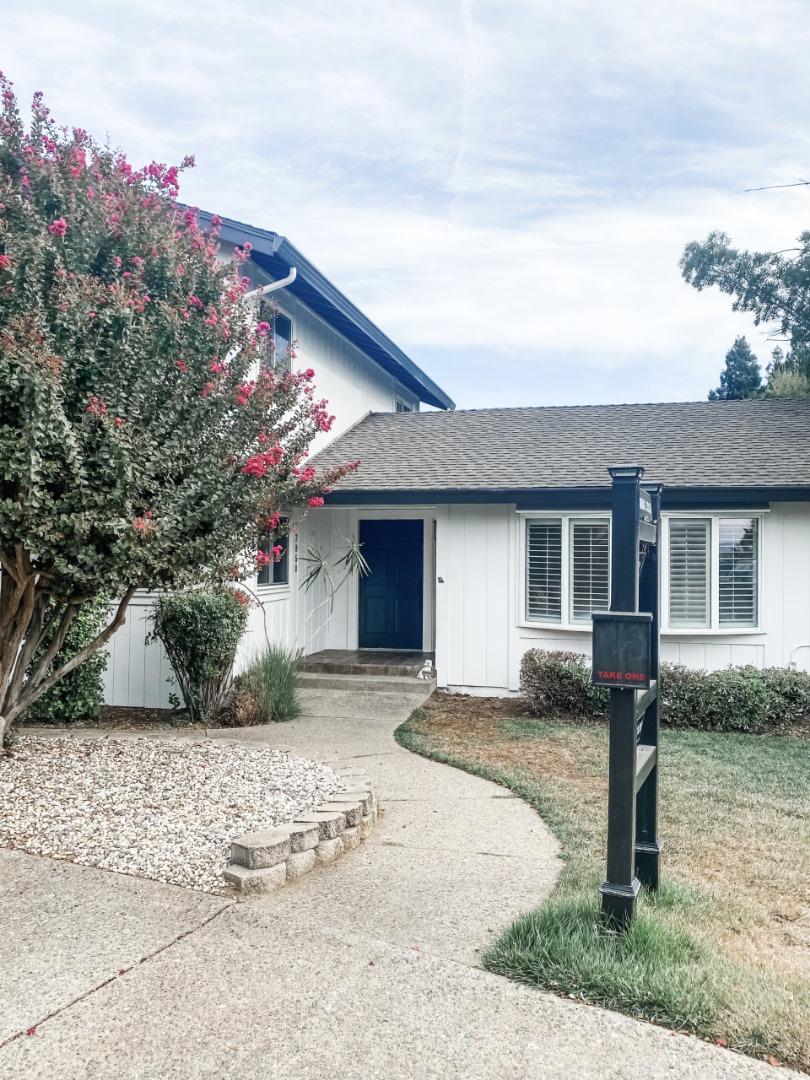 2850 Fountain Oaks DR