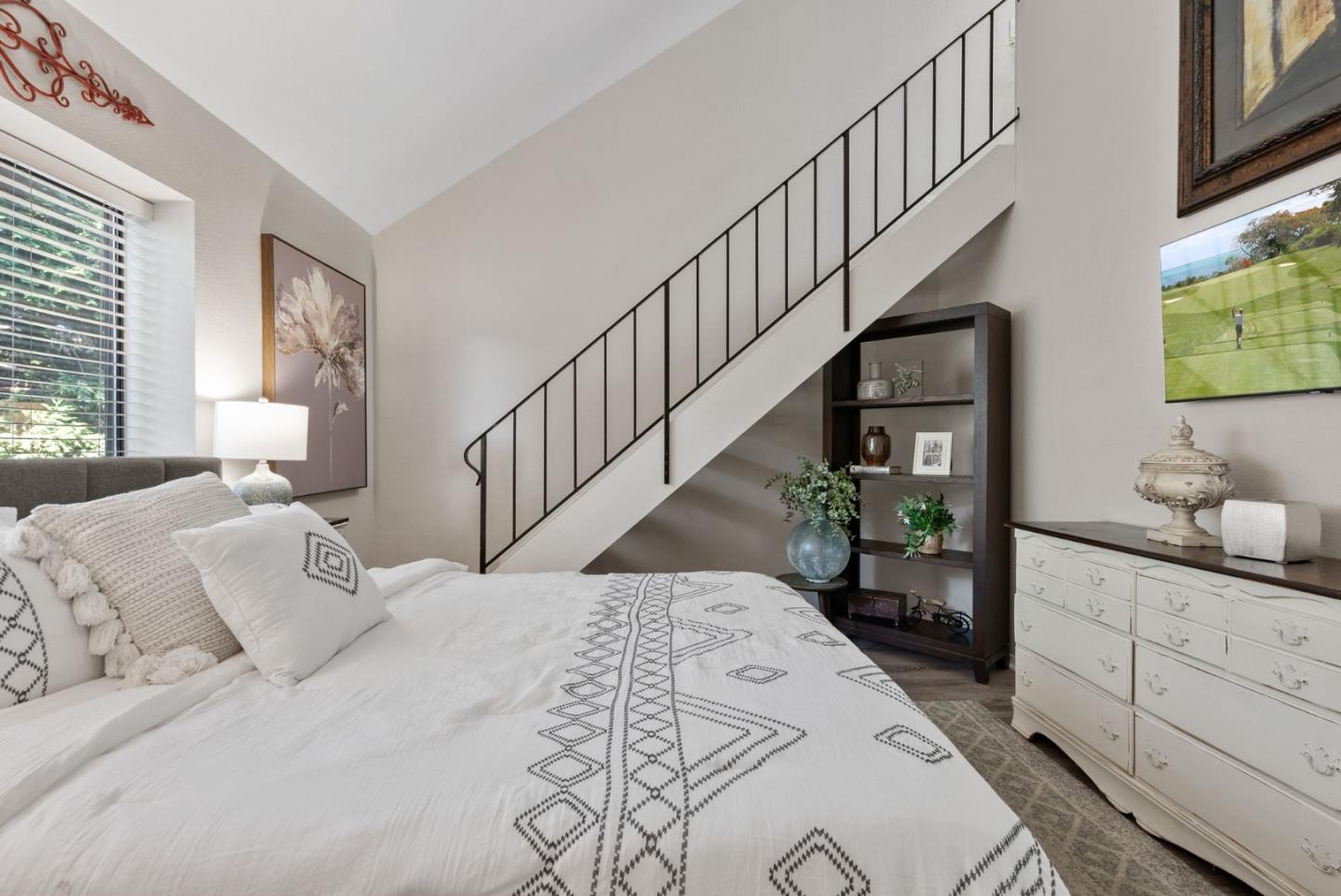 341 Creekwood CT