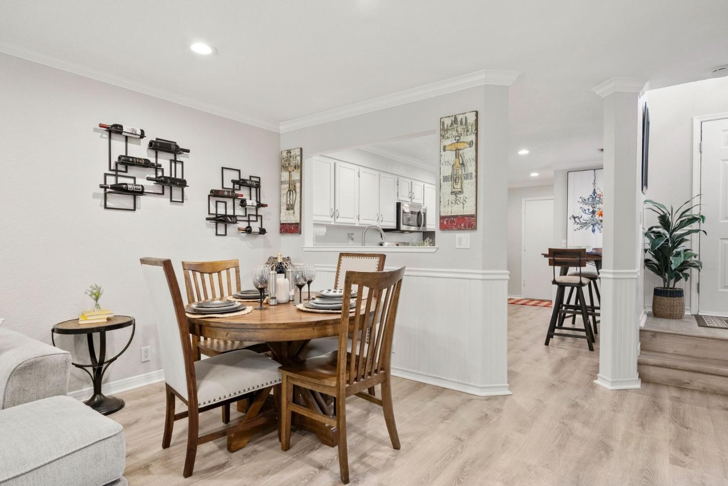 341 Creekwood CT