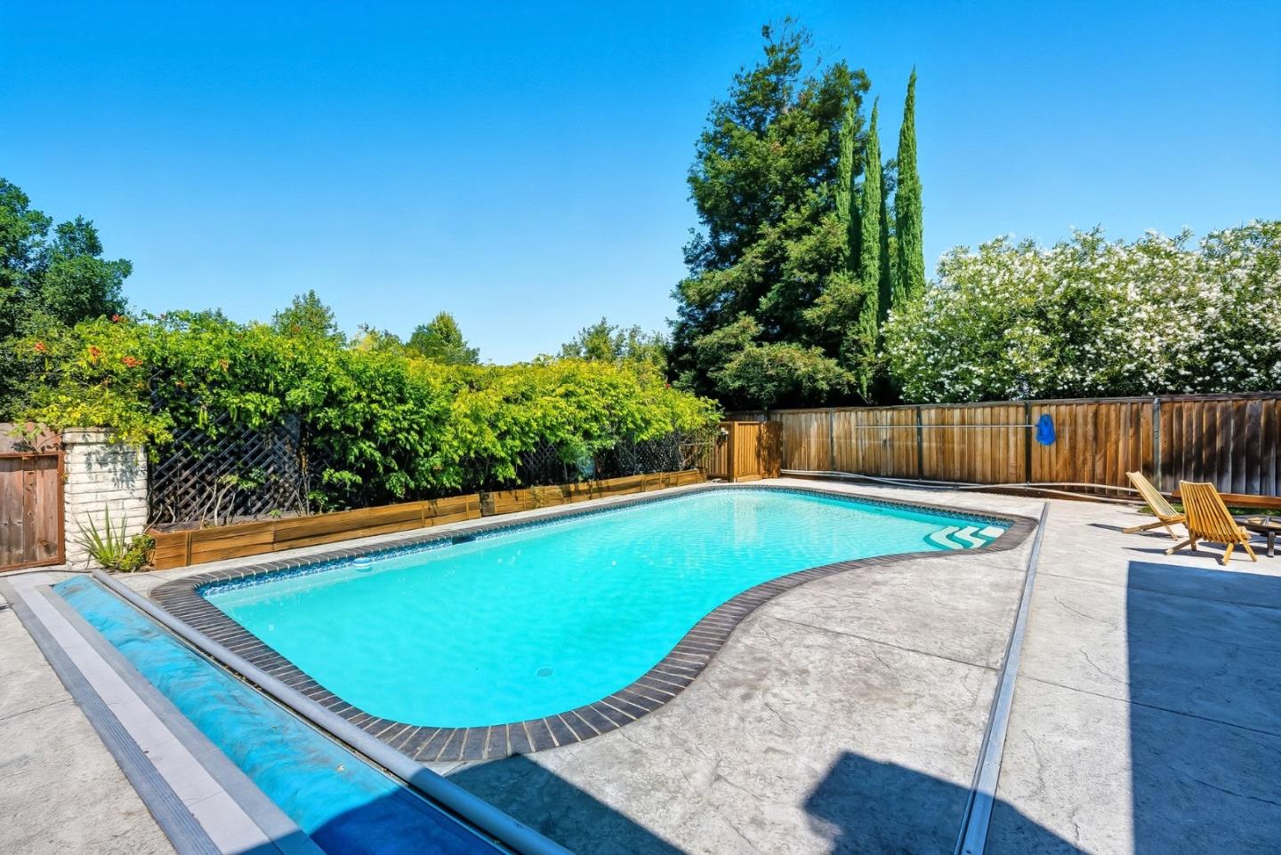 1423 Dot Court