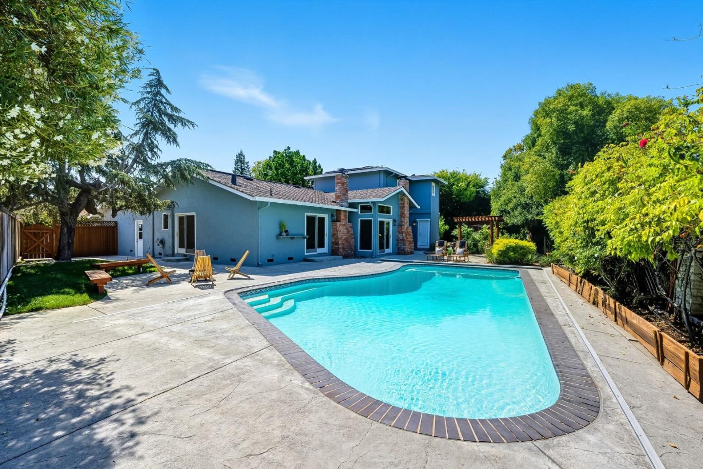 1423 Dot Court