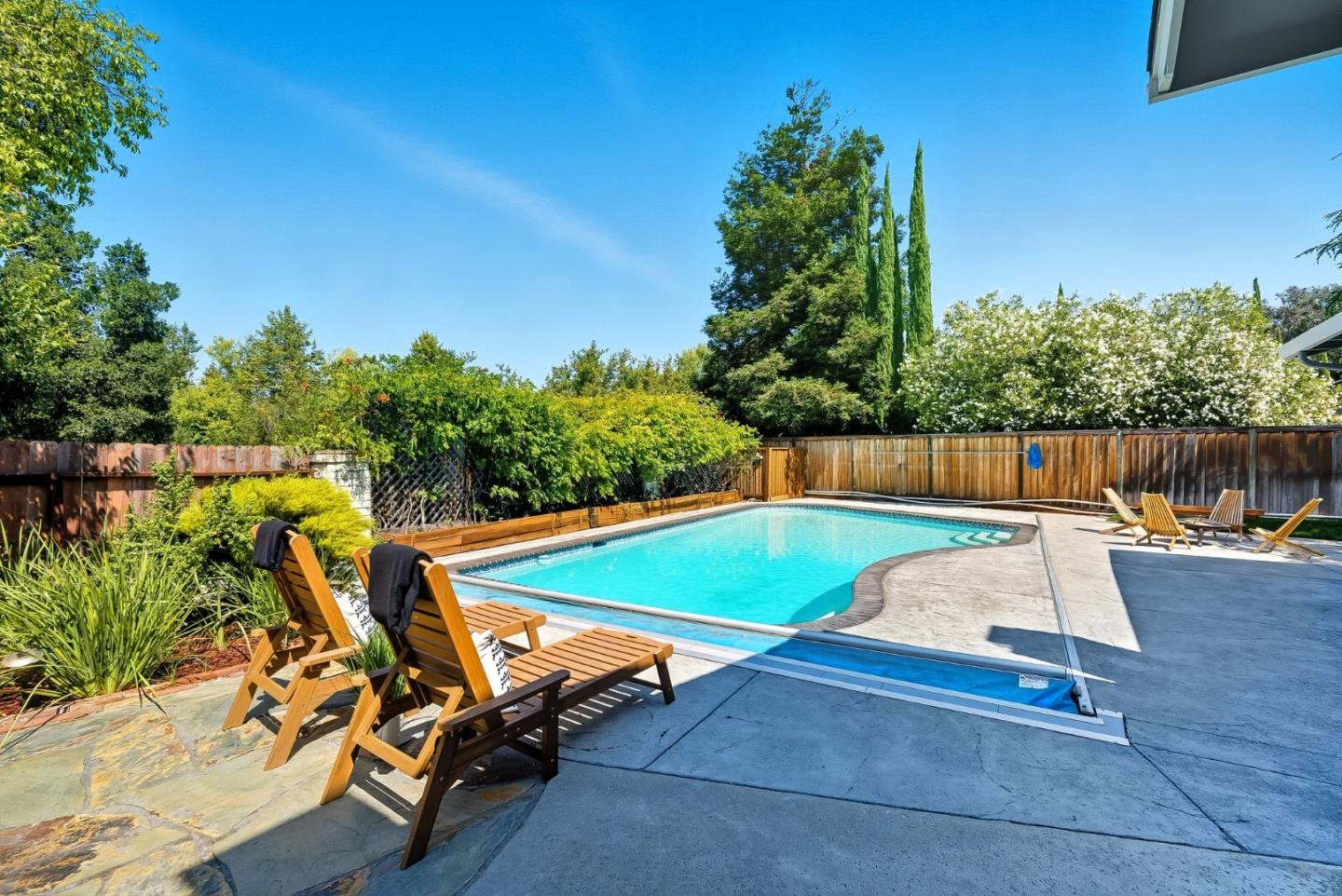 1423 Dot Court