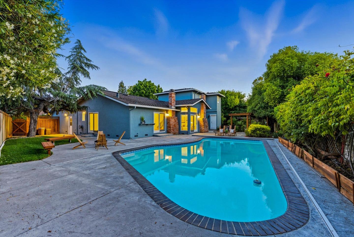 1423 Dot Court