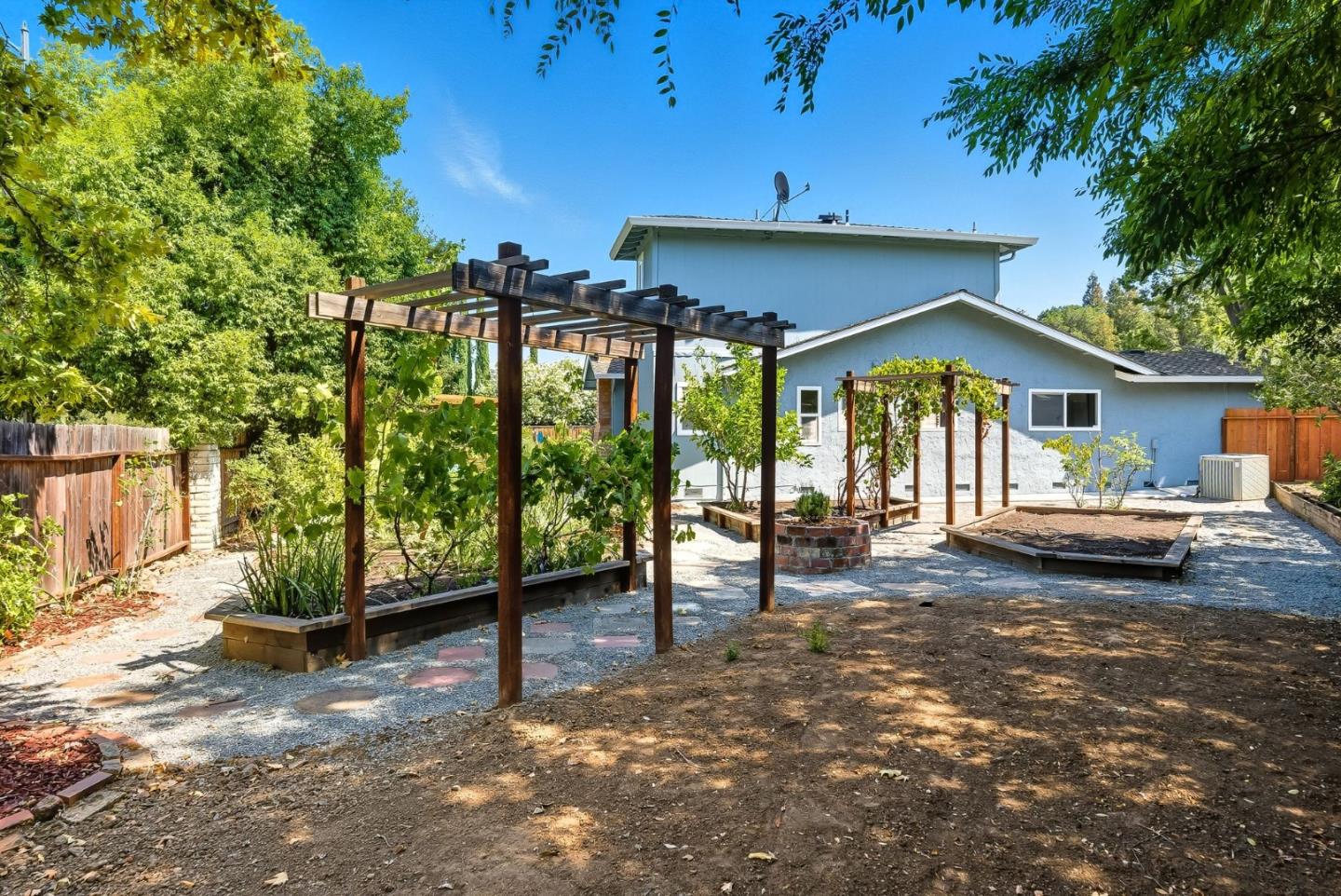 1423 Dot Court
