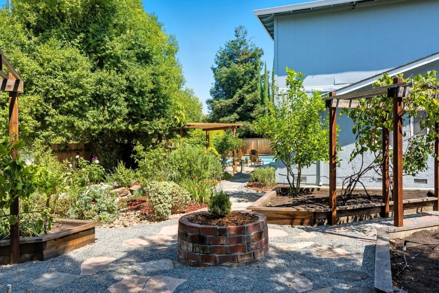 1423 Dot Court