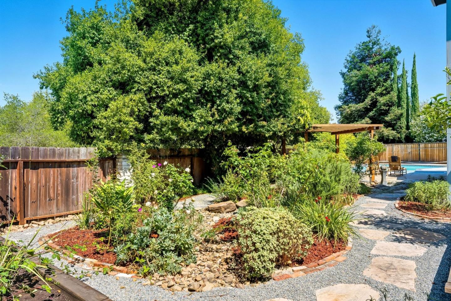 1423 Dot Court