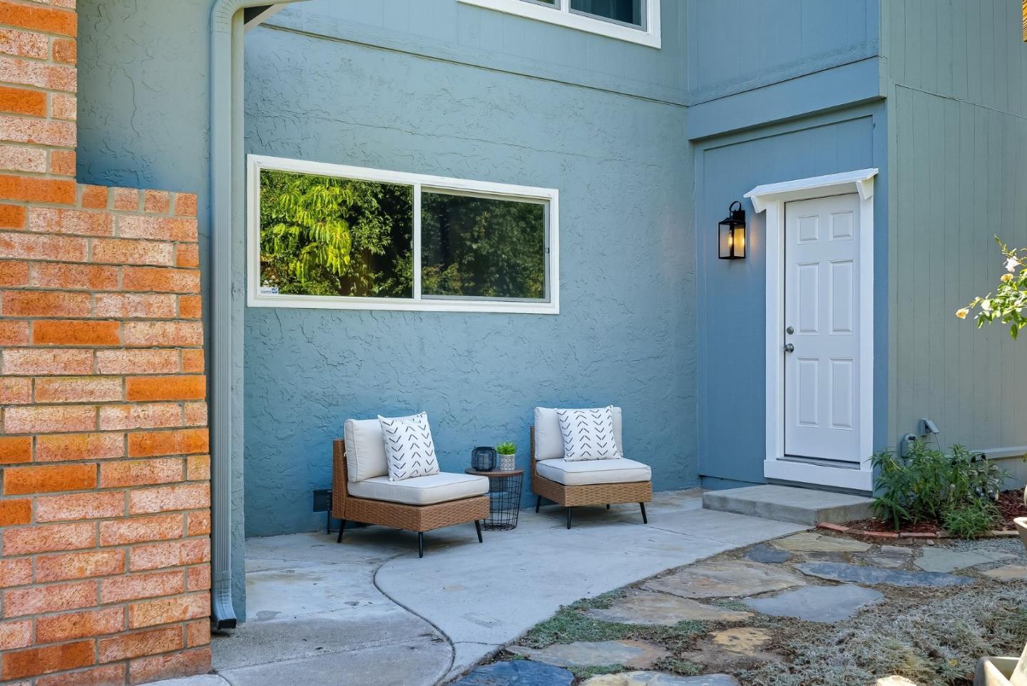 1423 Dot Court